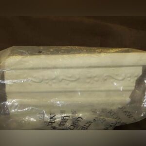 New Pottery Barn 7" Ava ledge in an Ivory/Cream